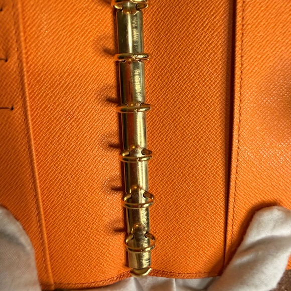 Louis Vuitton Vibrant Orange Epi Leather Agenda - Picture 9 of 15